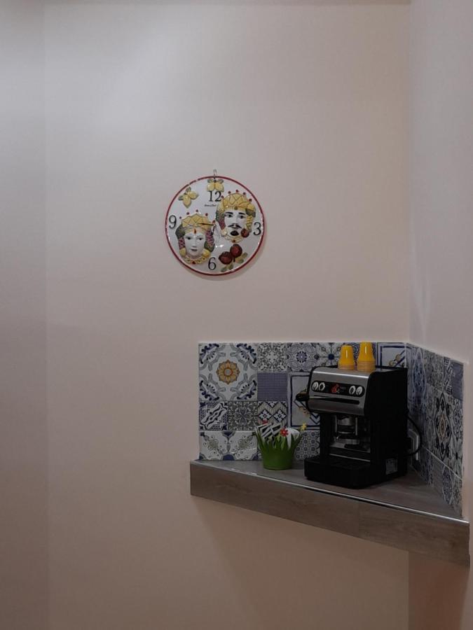 Milazzo: La Porta Delle Eolie Bed and Breakfast Exterior foto