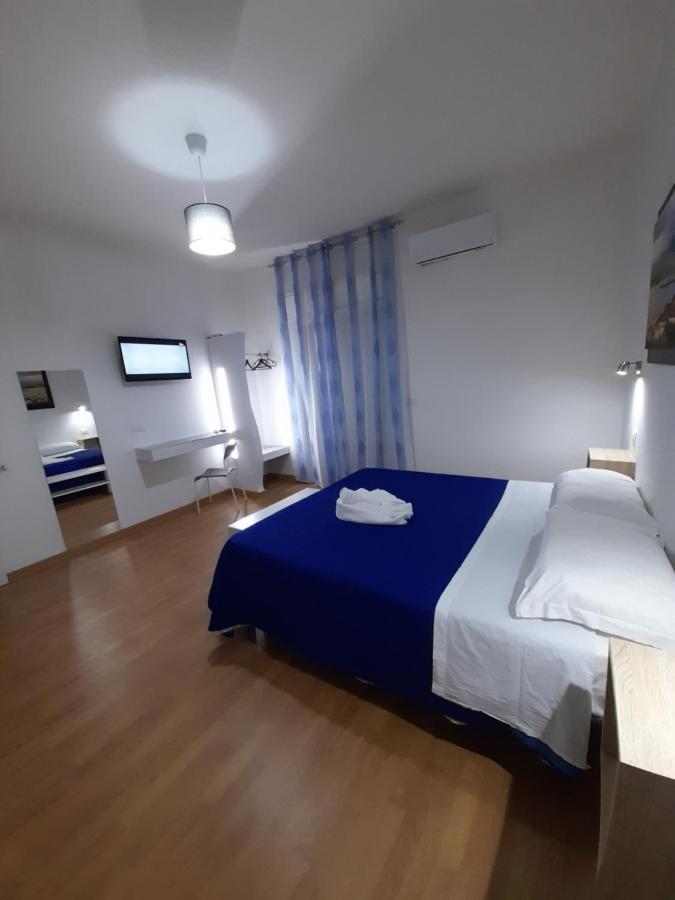 Milazzo: La Porta Delle Eolie Bed and Breakfast Exterior foto