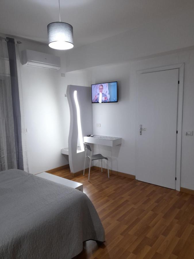Milazzo: La Porta Delle Eolie Bed and Breakfast Habitación foto
