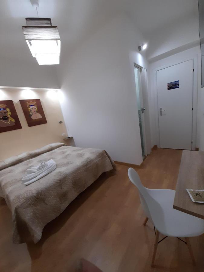 Milazzo: La Porta Delle Eolie Bed and Breakfast Exterior foto