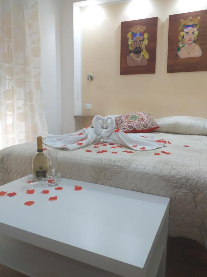 Milazzo: La Porta Delle Eolie Bed and Breakfast Exterior foto